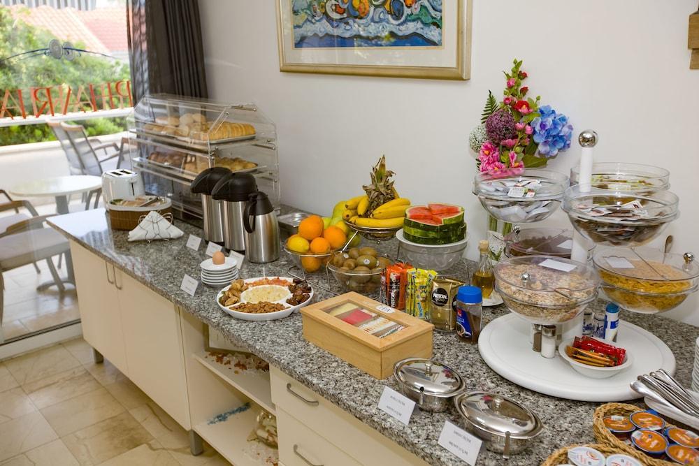 Aparthotel Pharia And - By The 3*